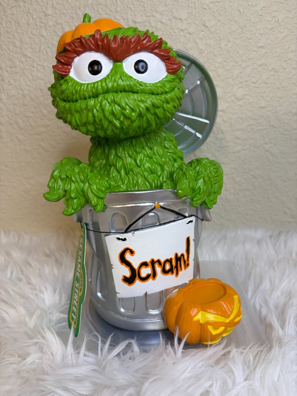Sesame Street Oscar the Grouch Halloween Pumpkin Trash Can Figurine NWT